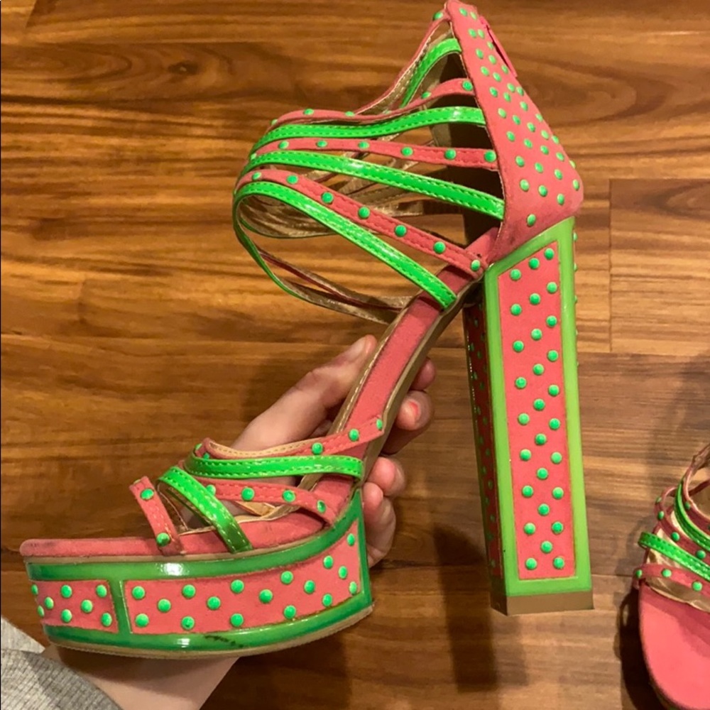 Funky Heals - Picture 2 of 4